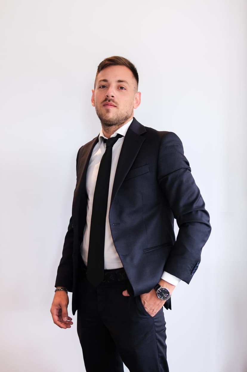 alessio caruso agente immobiliare marche